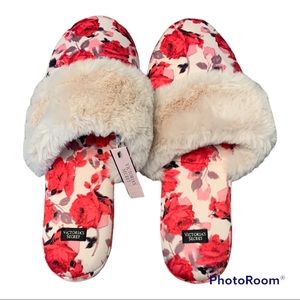 ❄️VICTORIA’s SECRET Floral Slippers Size Large New With Tags